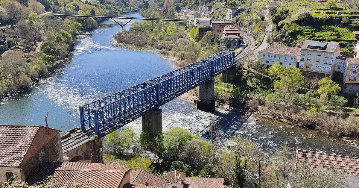 Tren Os Peares (Ourense Monforte)