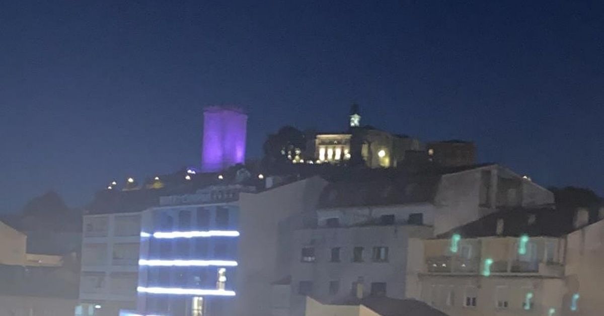 Torre da homenaxe morado