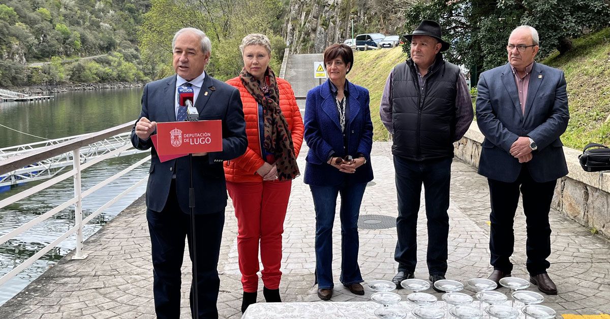 Deputación de Lugo paseos catamarán