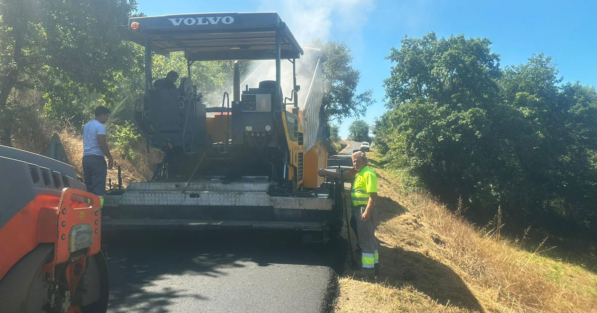 Obras na estrada LU P 5802 Saviñao