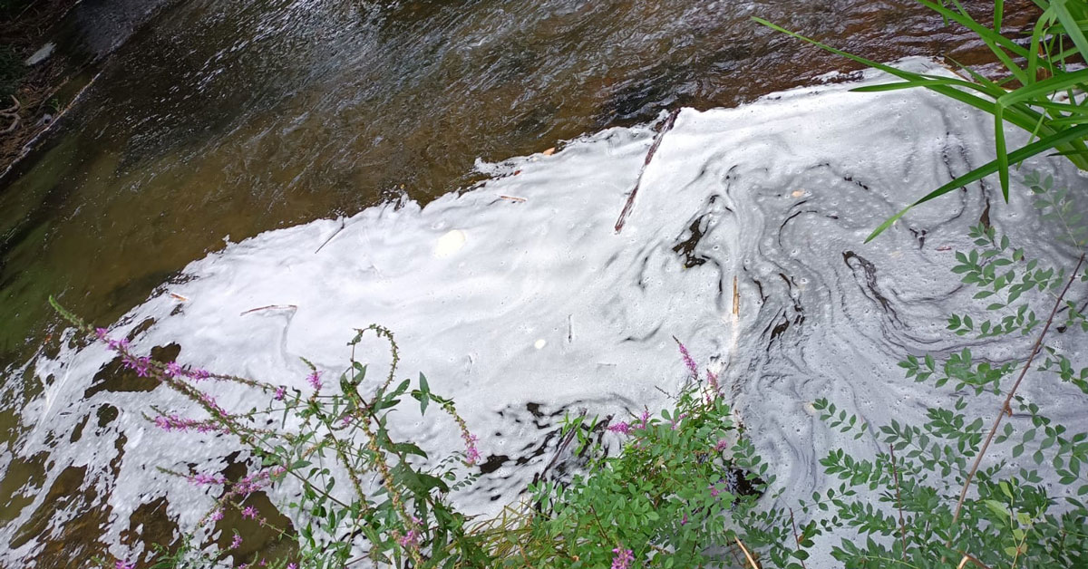 vertedura Río Cabe en Ribas Altas