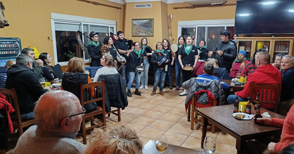 Cantos-de-Taberna-Quiroga-3