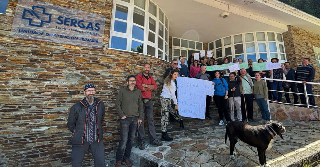 veciños-Courel-protesta-centro-de-saúde