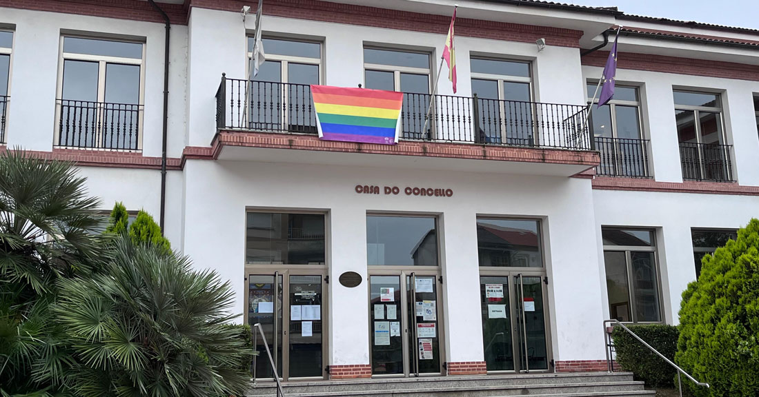 Bandeira-LGTBI-Concello-Monforte