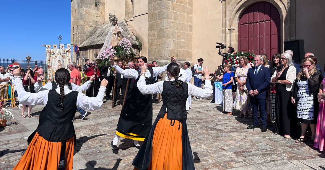 actos-na-honra-da-Virxe-de-Montserrat-en-Monforte