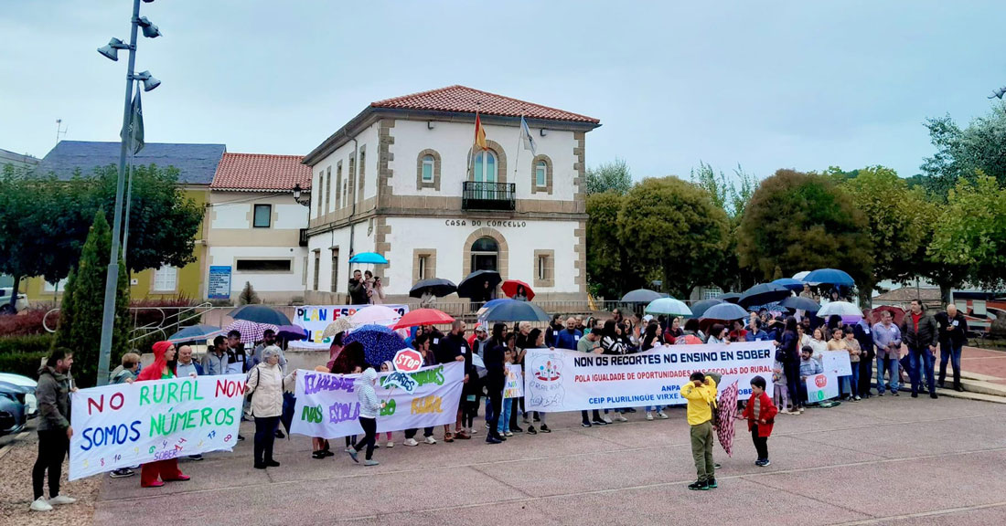 manifestación-contra-os-recortes-en-educación-en-Sober