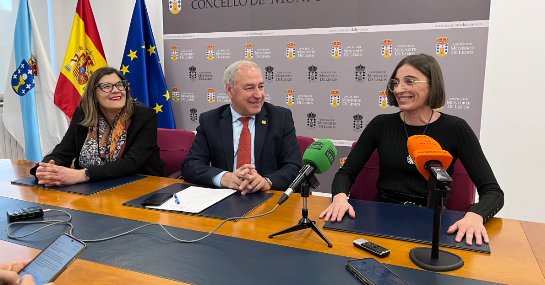 O Alcalde presenta á nova coordinadora da Aula universitaria da UNED na cidade, a monfortina Isabel Cachaldora