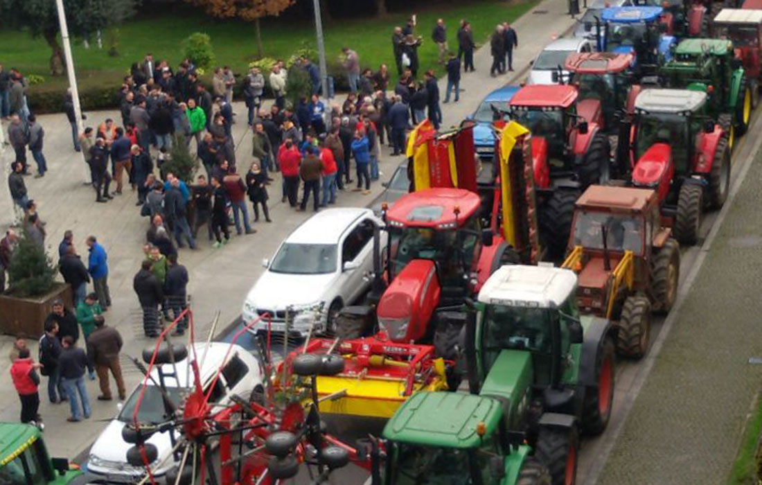 Agromuralla-acto-tractores-Lugo-2015