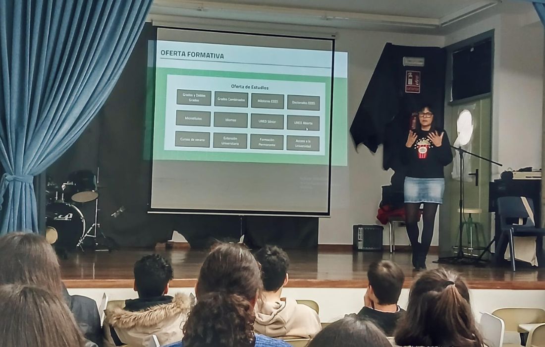 uned-lugo-charla-ies-quiroga