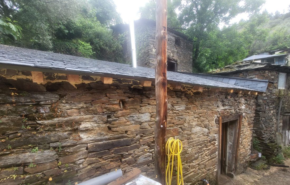 recuperacion-tellado-forno-comunitario-casares-ribas-de-sil