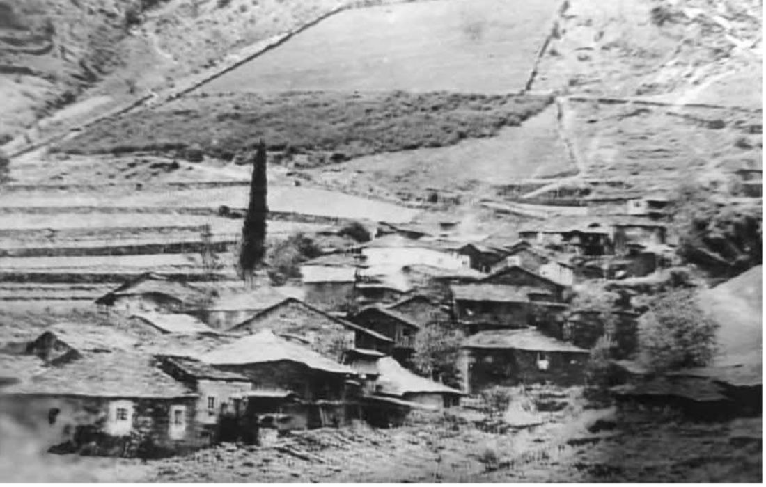 Foto do lugar de Sernande antes de ser anegado pola presa dos Peares - IGV