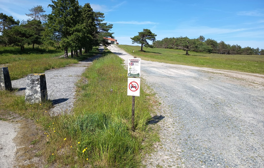 cartel-informativo-entrada-monte-faro-chantada