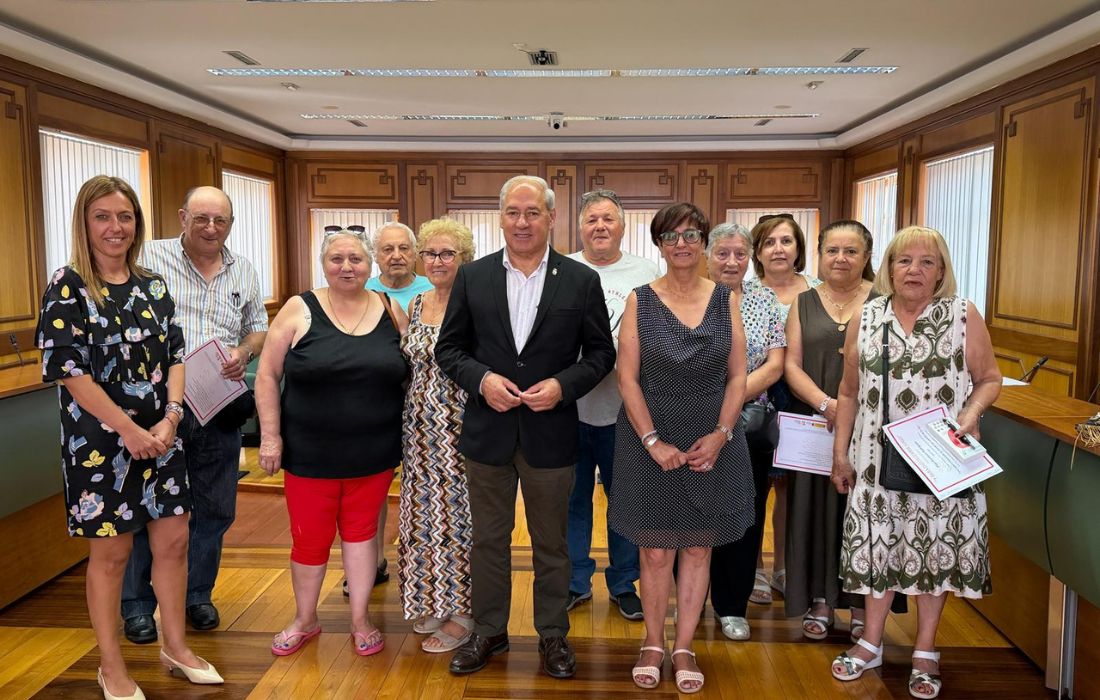 entrega-diplomas-obradoiros-de-dixitalizacion-por-parroquias-monforte