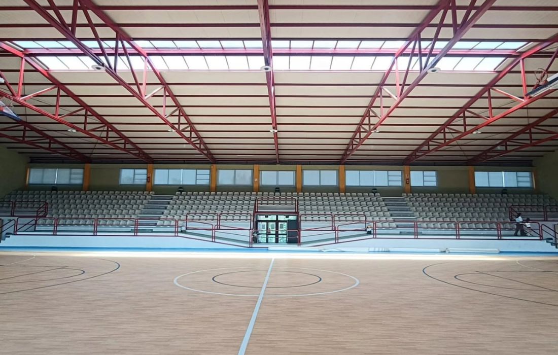 interior-pavillon-a-chaira-pereiro-de-aguiar-pista-balooncesto