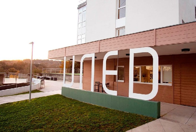 uned lugo edificio exterior