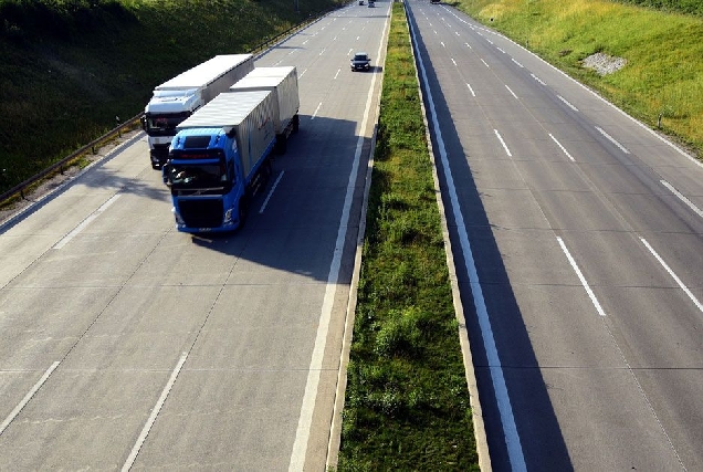 transporte mercadoria camion