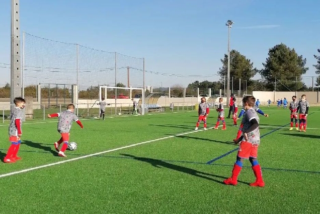 novo campo de futbol adestramento herba artificail castro