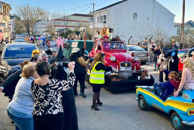 Desfile Entroido a Pobra do Brollón