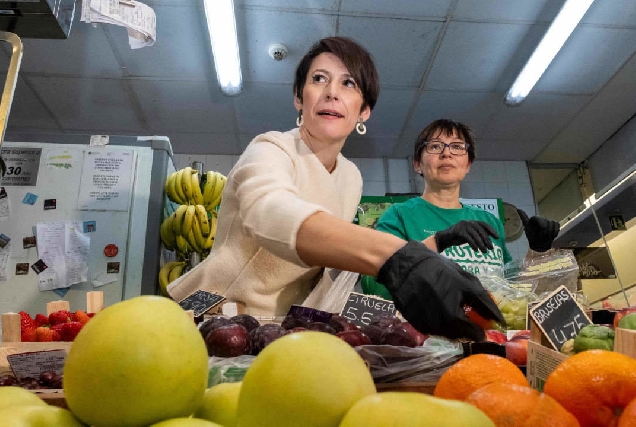 Ana Pontón visita Mercado de Elviña en A Coruña