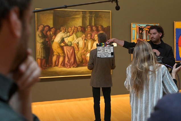 Imaxe da gravación do docuemntal sobre Sargadelos no Museo de Belas Artes da Coruña