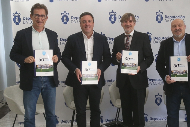 Imaxe da presentación do libro da Deputación da Coruña sobre o fútbol veterano