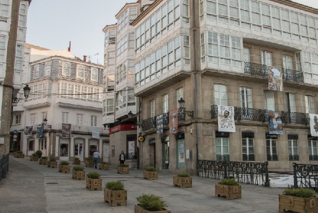 Imaxe das balconadas en Betanzos