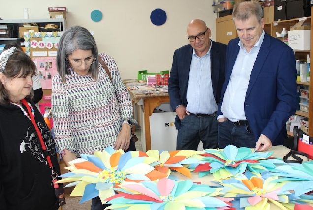 O Delegado Territorial da Xunta de Galicia en Ourense, Manuel Pardo, visita a asociación ASPANAS