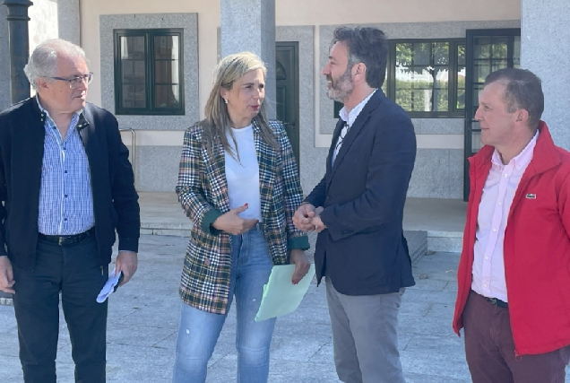 Imaxe da deputada de Vías e Obras da Deputación da Coruña, Mónica Rodríguez Ordóñez a Vilasantar