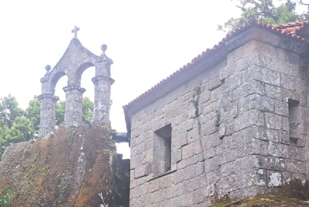 San Pedro de Rocas, Esgos