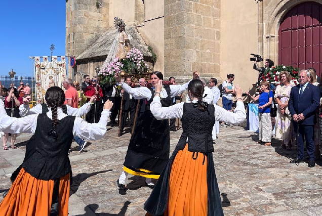 actos-na-honra-da-Virxe-de-Montserrat-en-Monforte