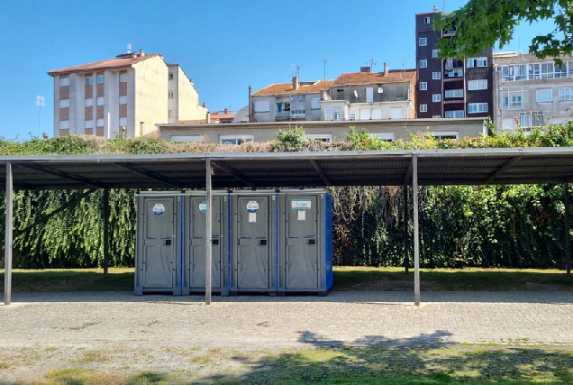 baños-de-uso-público-Festas-Patronais-de-Monforte